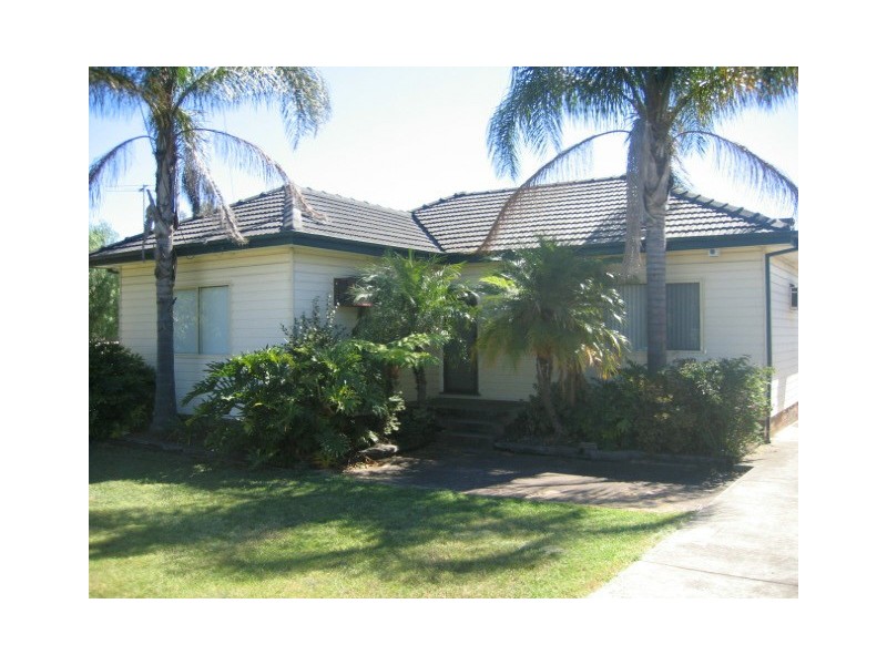 4 Wentworth Avenue, Toongabbie NSW 2146