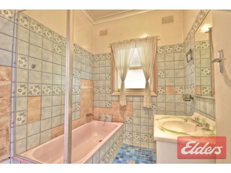 2 Preston Road, Old Toongabbie NSW 2146