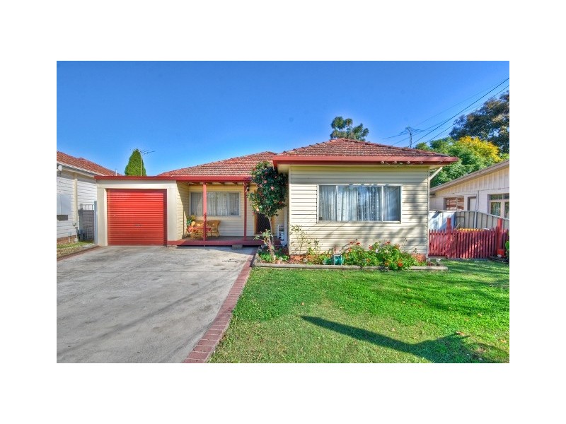 18 Edna Avenue, Toongabbie NSW 2146