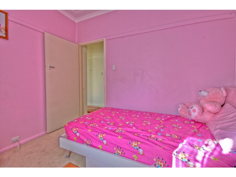 18 Edna Avenue, Toongabbie NSW 2146