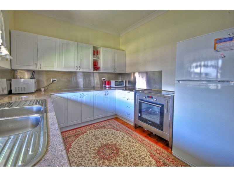 18 Edna Avenue, Toongabbie NSW 2146