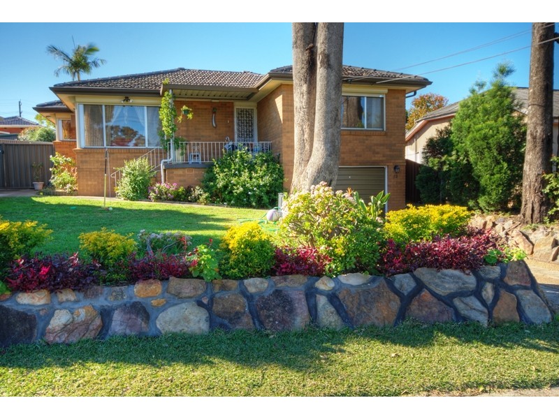 32 The Crescent, Toongabbie NSW 2146