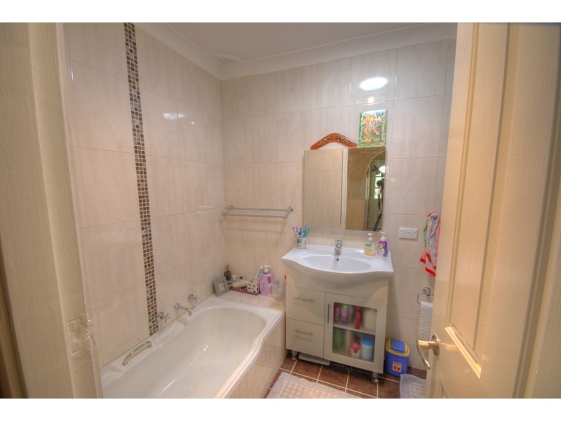 32 The Crescent, Toongabbie NSW 2146