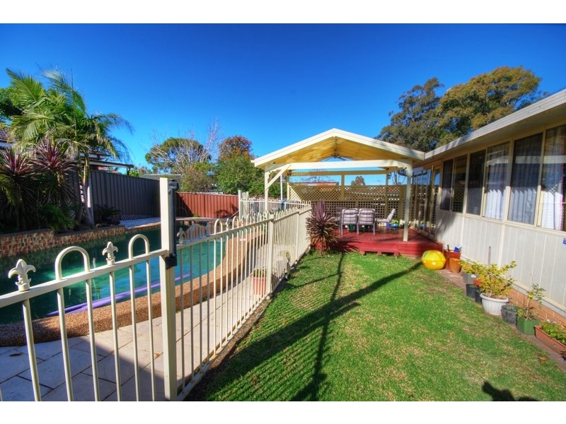 32 The Crescent, Toongabbie NSW 2146