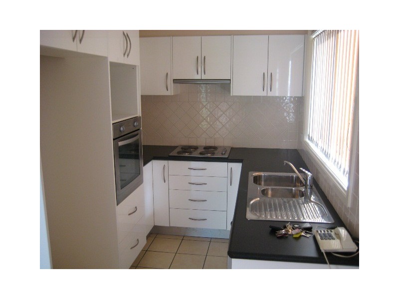 2/16 Pearce Road, Quakers Hill NSW 2763