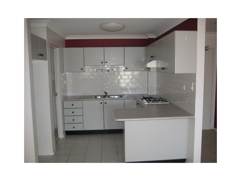 8/240 Targo Road, Toongabbie NSW 2146