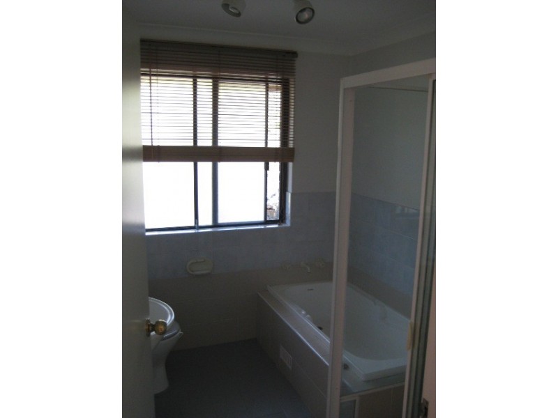 8/240 Targo Road, Toongabbie NSW 2146