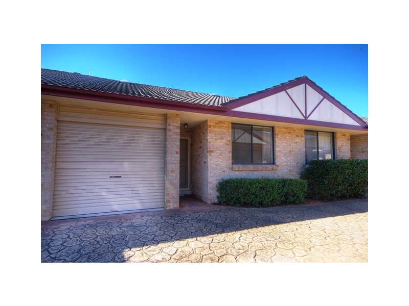 10/8-12 Fitzwilliam Road, Toongabbie NSW 2146