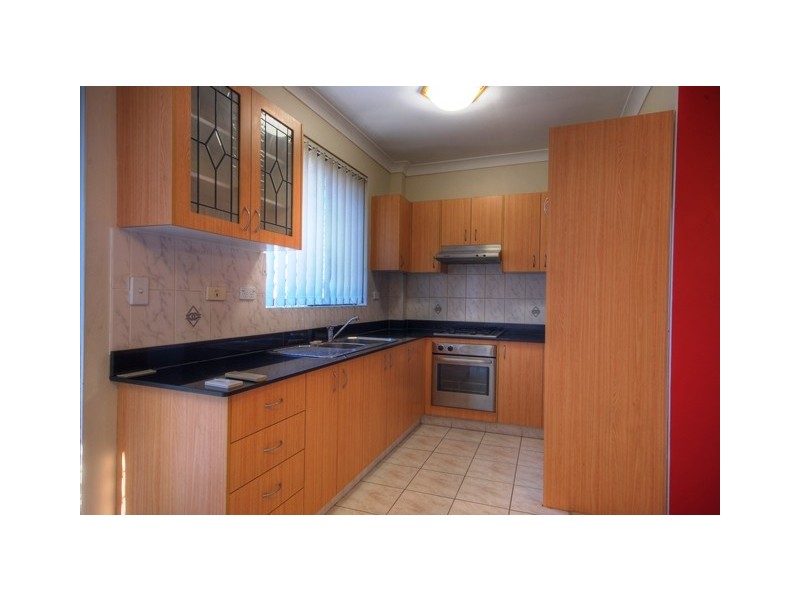10/8-12 Fitzwilliam Road, Toongabbie NSW 2146