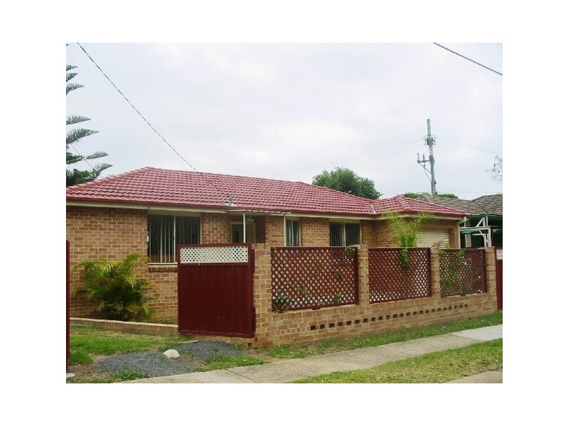 2a Ivy Street, Toongabbie NSW 2146