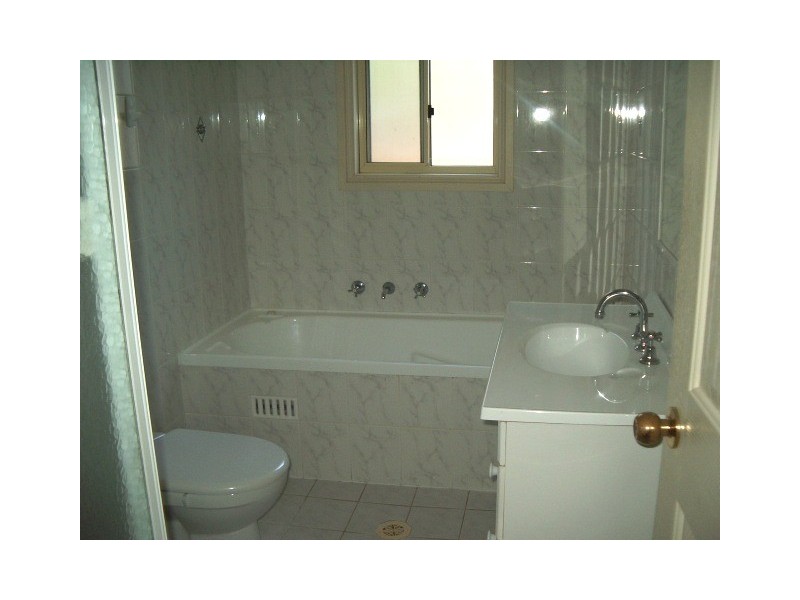 2a Ivy Street, Toongabbie NSW 2146