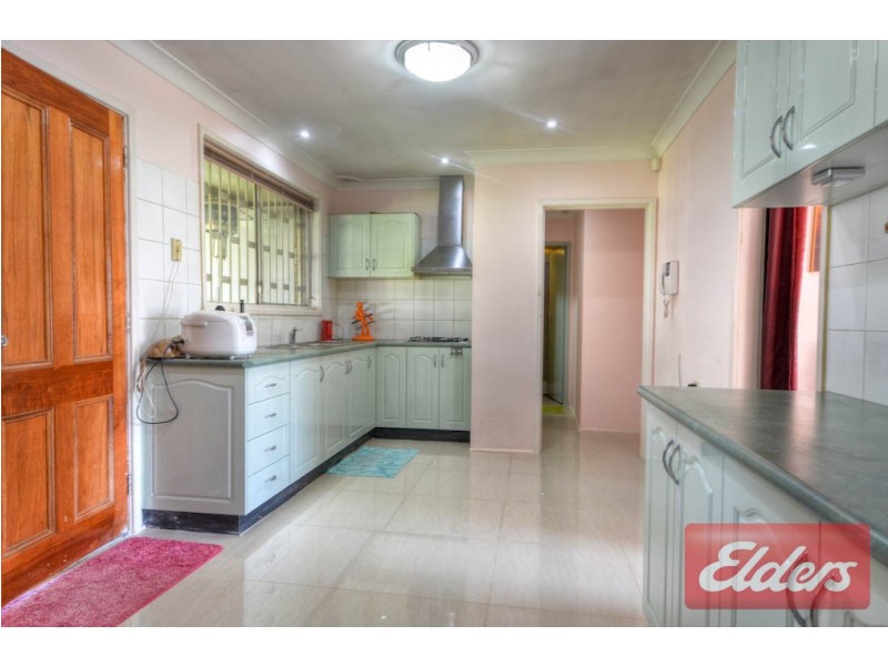 6 Station Road, Toongabbie NSW 2146