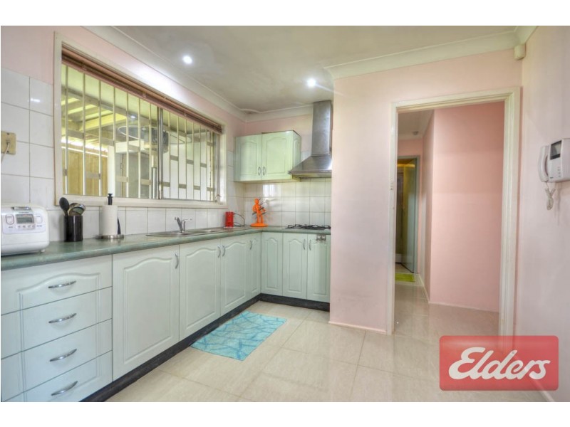 6 Station Road, Toongabbie NSW 2146