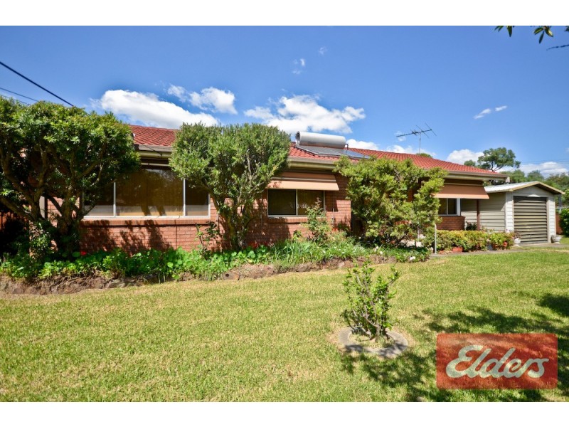 1 Woodlawn Drive, Toongabbie NSW 2146