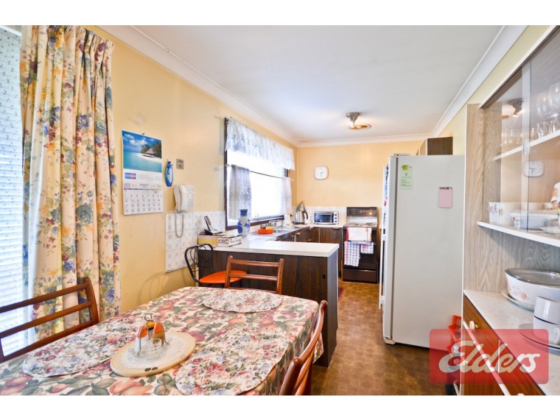 1 Woodlawn Drive, Toongabbie NSW 2146