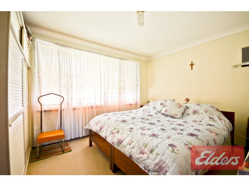 1 Woodlawn Drive, Toongabbie NSW 2146