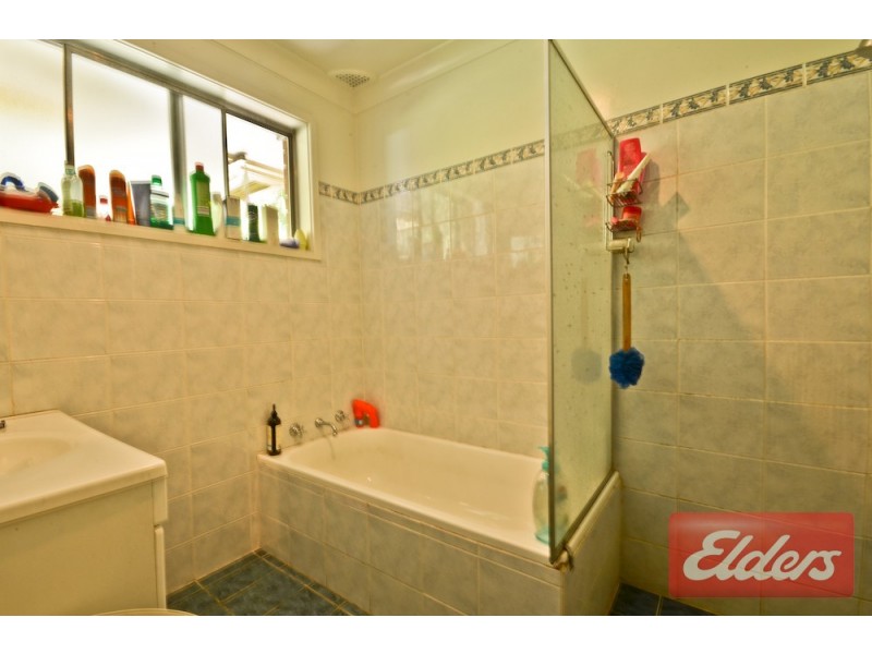 8 Station Road, Toongabbie NSW 2146