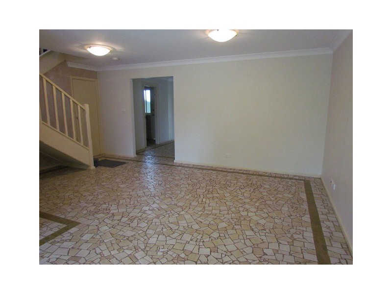 2/61 Grantham Road, Seven Hills NSW 2147