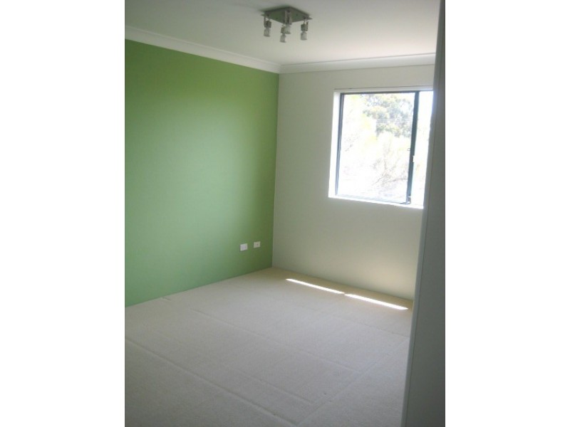 4/14 Paton Street, Merrylands West NSW 2160