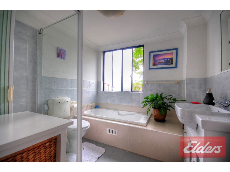 1/240-242 Targo Road, Toongabbie NSW 2146