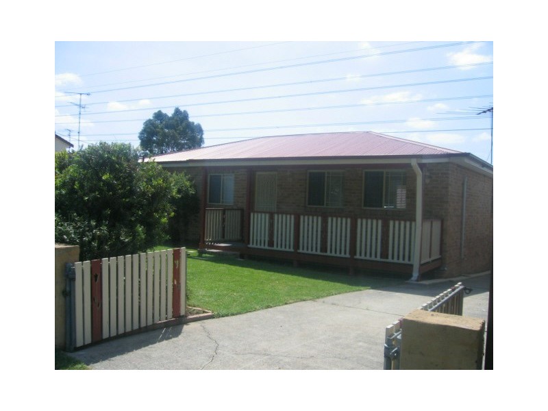 17 Zambesi Road, Seven Hills NSW 2147