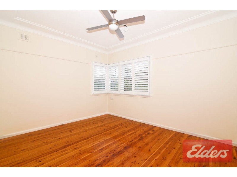 2 Derbyshire Avenue, Toongabbie NSW 2146