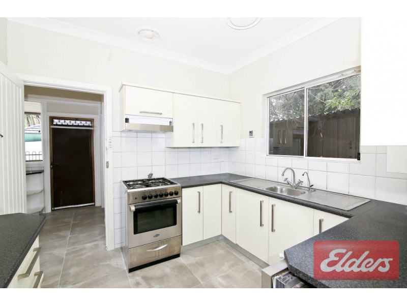 2 Derbyshire Avenue, Toongabbie NSW 2146
