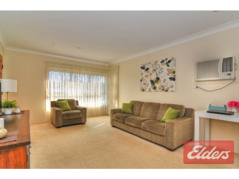 11 Orleans Crescent, Toongabbie NSW 2146