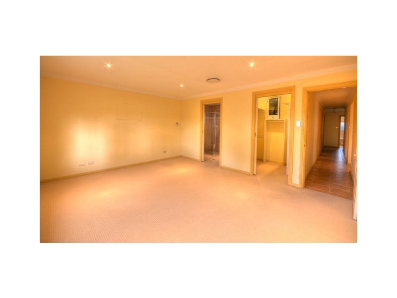 32a Portico Parade, Toongabbie NSW 2146