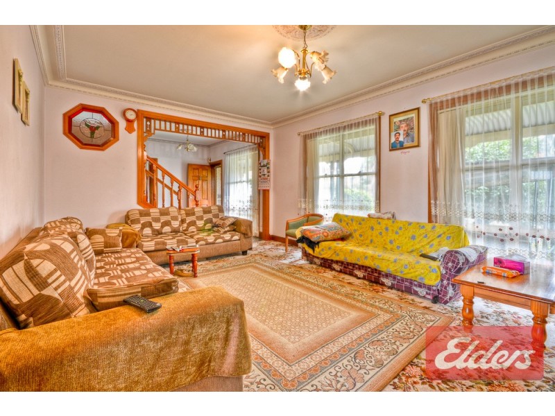 8 Valeria Street, Toongabbie NSW 2146