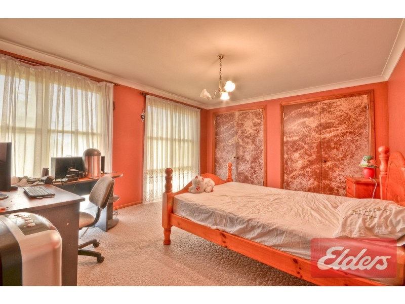8 Valeria Street, Toongabbie NSW 2146