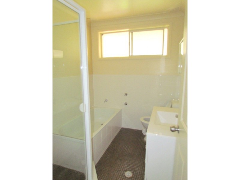 17 Valparaiso Avenue, Toongabbie NSW 2146