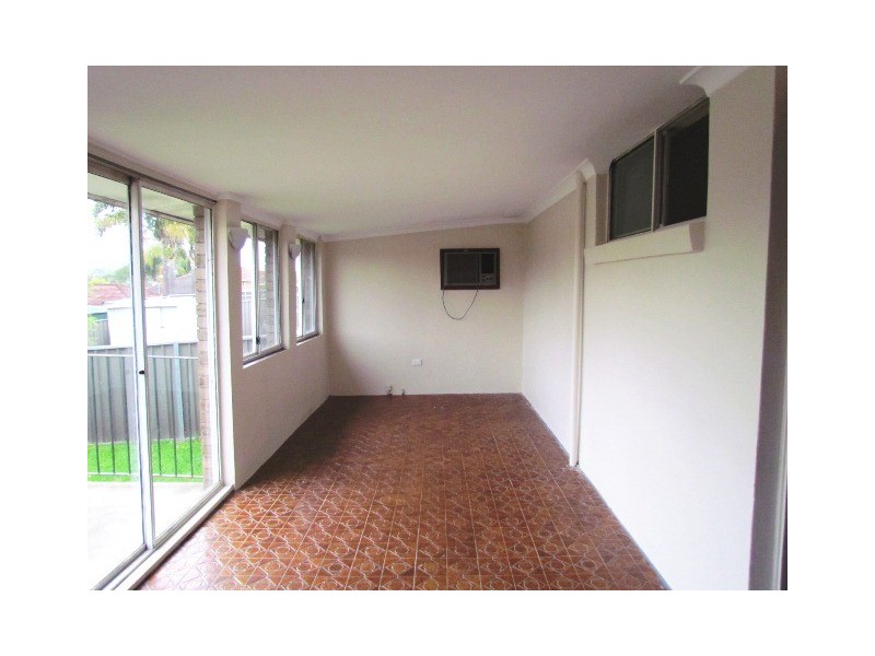 17 Valparaiso Avenue, Toongabbie NSW 2146