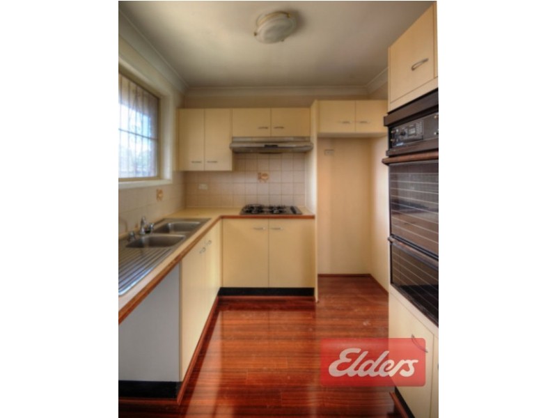 15/2 Hawkesbury Road, Westmead NSW 2145