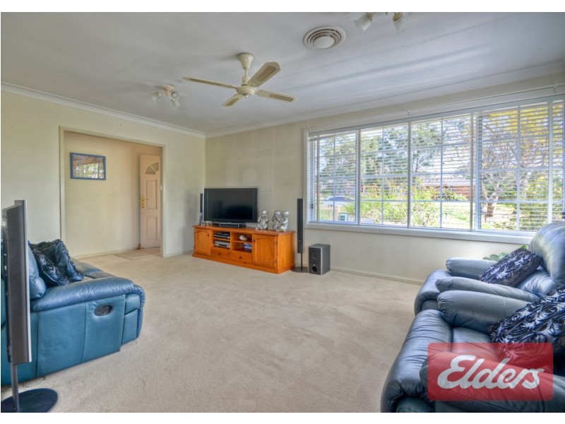 1 Oakwood Road, Toongabbie NSW 2146