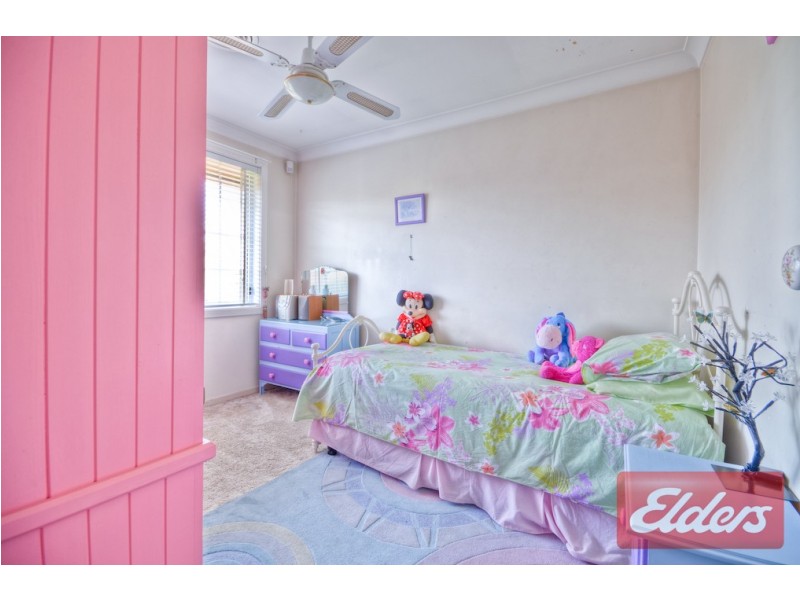 1 Oakwood Road, Toongabbie NSW 2146