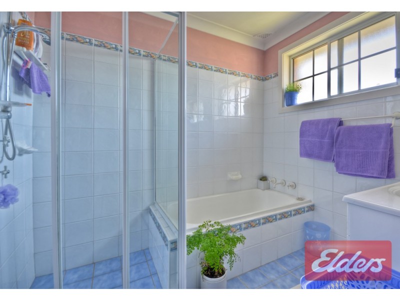 1 Oakwood Road, Toongabbie NSW 2146