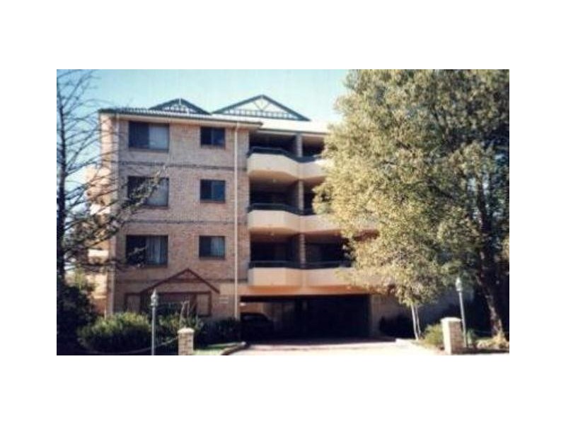 12/235 Targo Road, Toongabbie NSW 2146