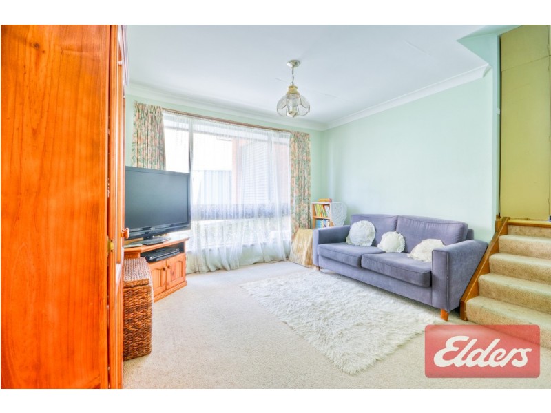 8 Parkland Avenue, Pendle Hill NSW 2145