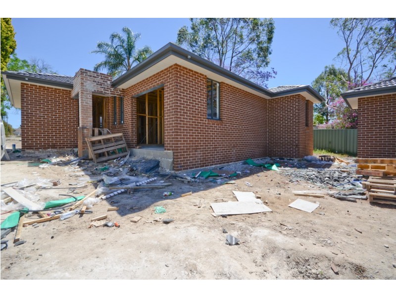 3and4/19 Carinya Road, Girraween NSW 2145