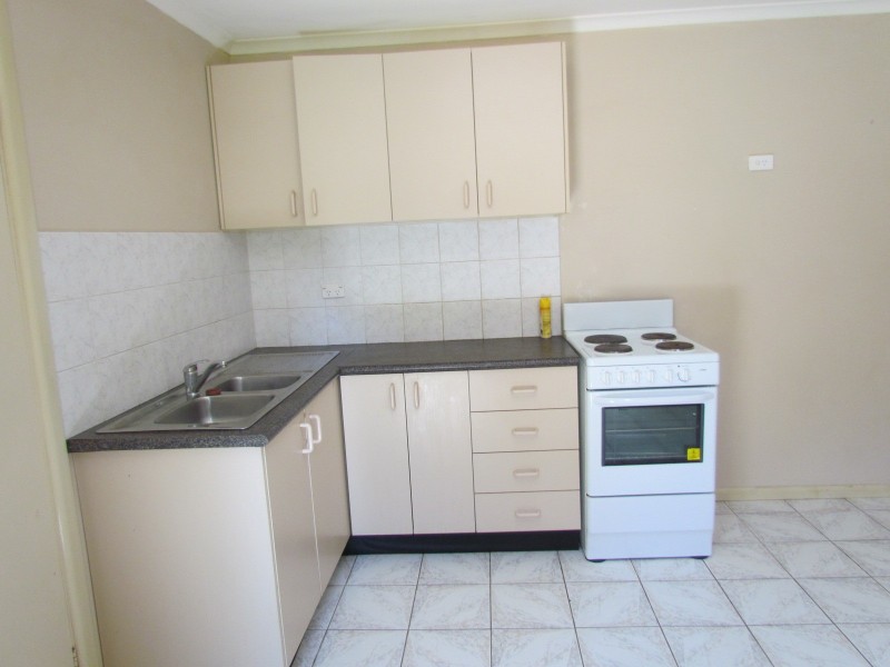 2/16 Billabong Street, Pendle Hill NSW 2145