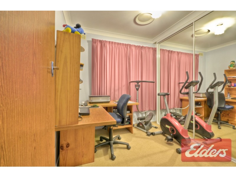 27 Valencia Crescent, Toongabbie NSW 2146