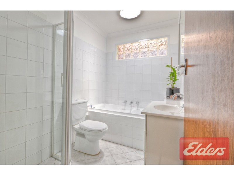 27 Valencia Crescent, Toongabbie NSW 2146