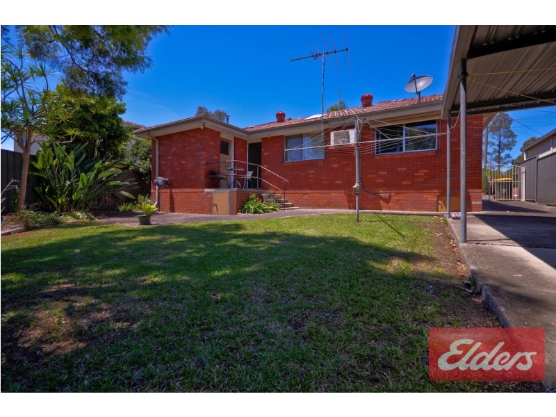 2 Valencia Crescent, Toongabbie NSW 2146