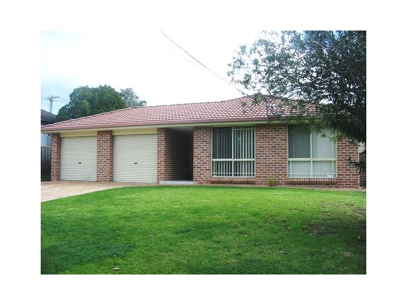 39 Bombala Road, Pendle Hill NSW 2145