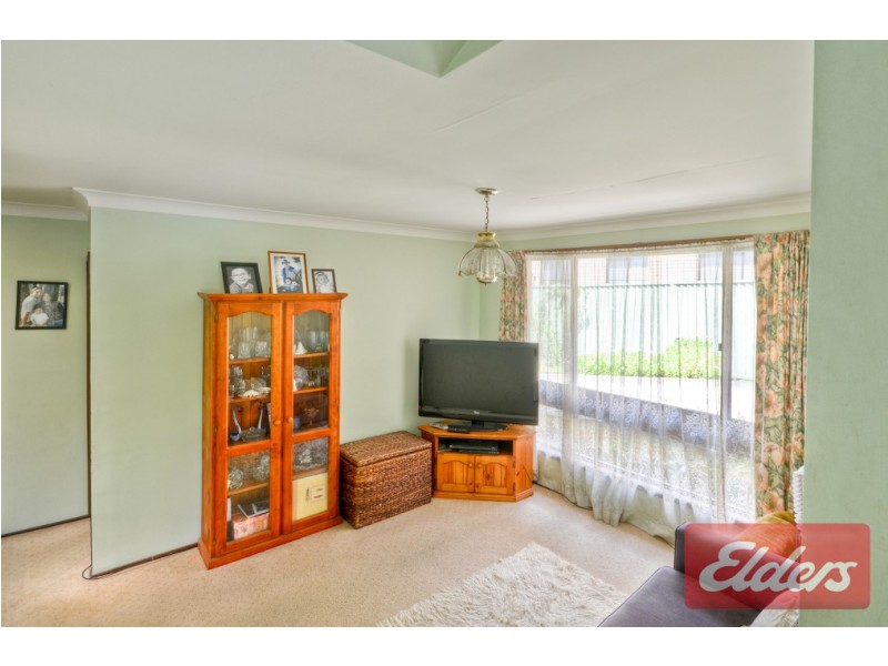 8 Parkland Avenue, Pendle Hill NSW 2145