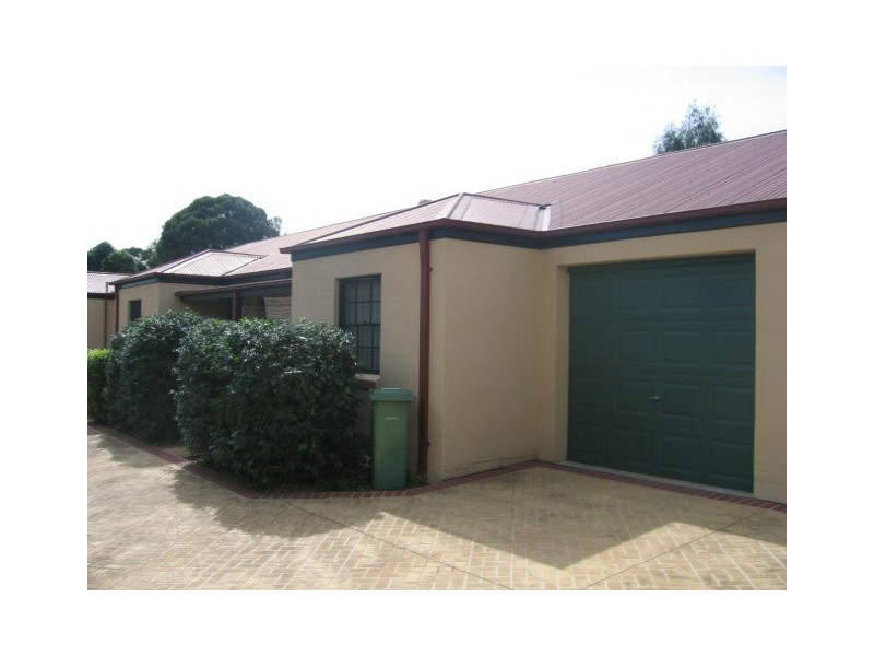 8/3 Budgeree Road, Toongabbie NSW 2146