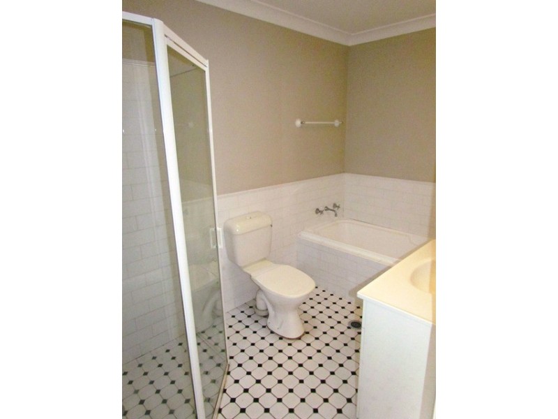 8/3 Budgeree Road, Toongabbie NSW 2146