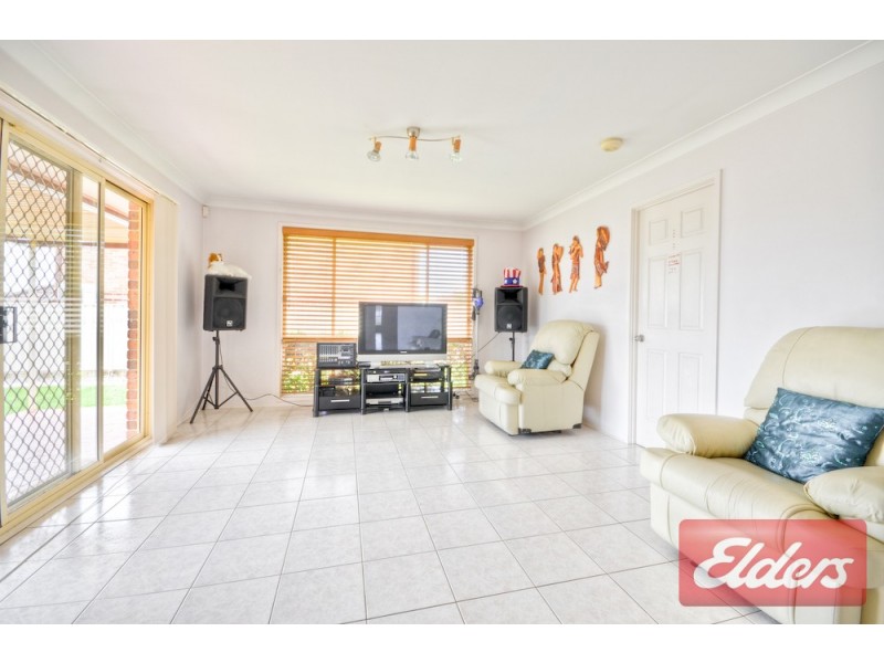 27 Fox Hills Crescent, Prospect NSW 2148