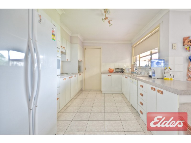 27 Fox Hills Crescent, Prospect NSW 2148